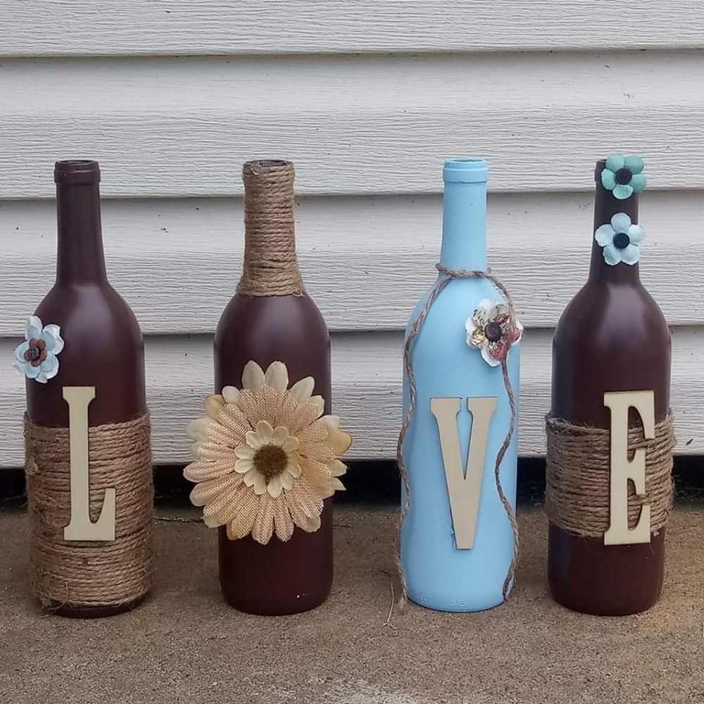 Love decorative wine bottle set